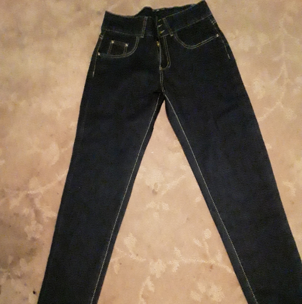 Butt lifting Jean's